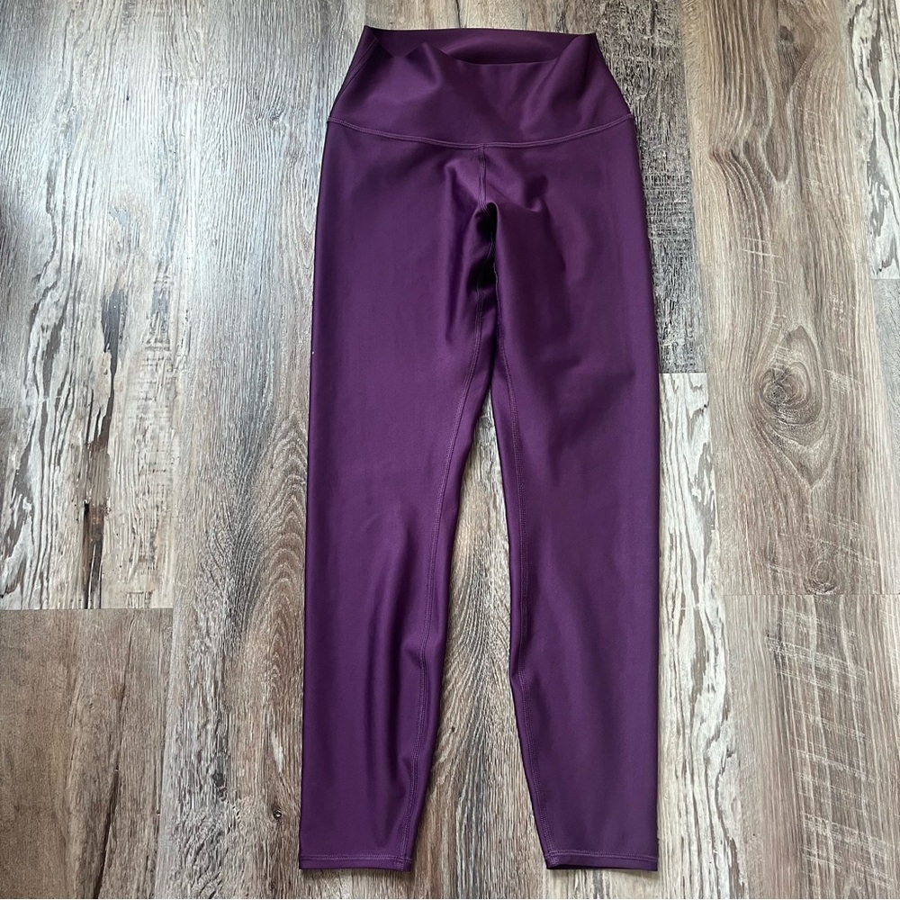 Alo Yoga 7/8 High-Waist Airbrush Legging 
Purple Dark Plum Color
Size Medium - Picture 2 of 4